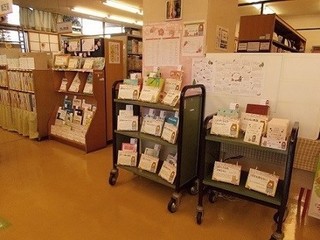 子ども室展示の全景