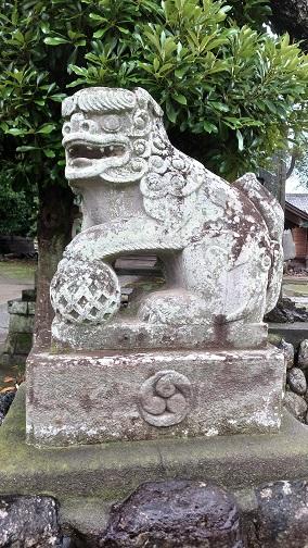 箱田神社の狛犬(阿)